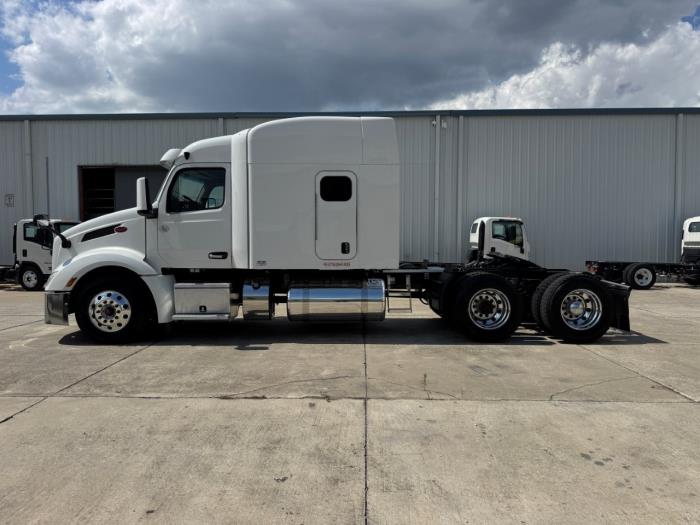 2022 Peterbilt 579-7