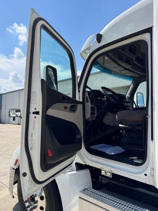2022 Peterbilt 579-16