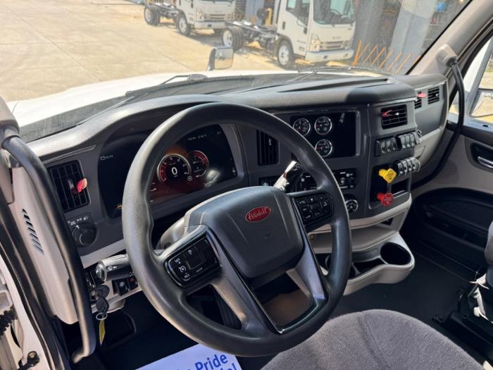 2022 Peterbilt 579-17