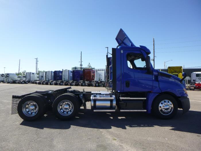 2020 Freightliner Cascadia-5