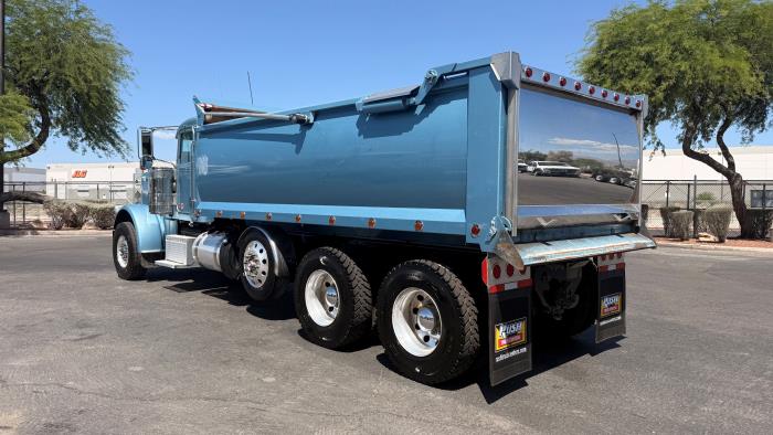 2024 Peterbilt 389-1