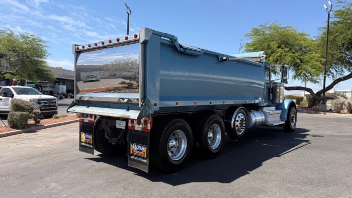 2024 Peterbilt 389-2