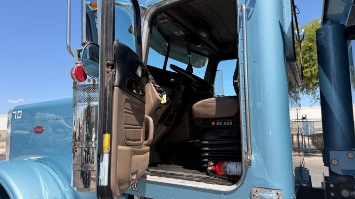 2024 Peterbilt 389-14