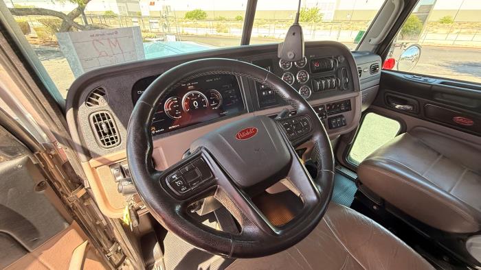 2024 Peterbilt 389-17