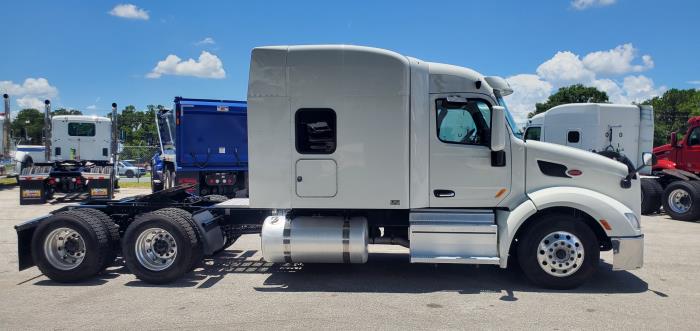2022 Peterbilt 579-4