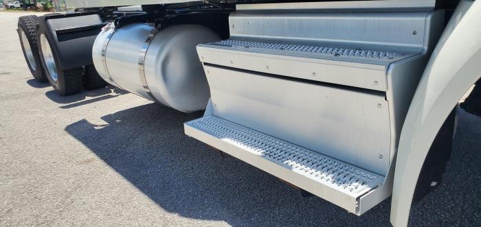 2022 Peterbilt 579-28