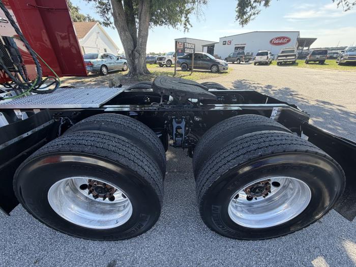 2023 Peterbilt 579-5
