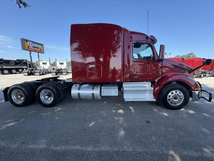 2023 Peterbilt 579-10