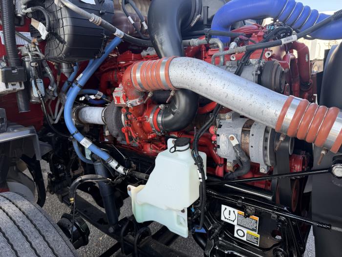 2023 Peterbilt 579-12