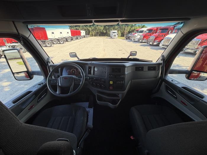 2023 Peterbilt 579-26