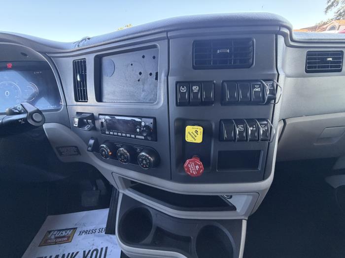 2023 Peterbilt 579-29