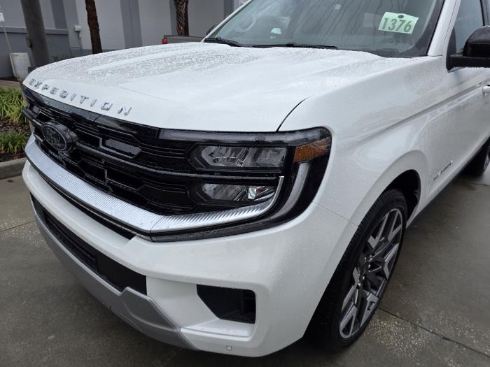 2026 Ford Expedition-9