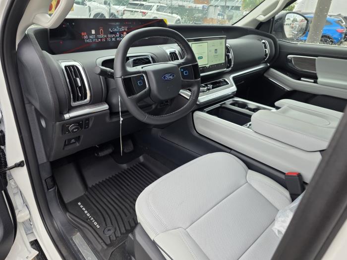 2026 Ford Expedition-14