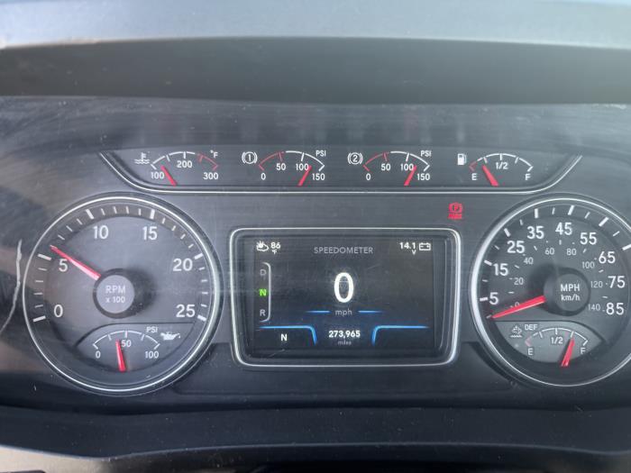 2021 International LT625-10