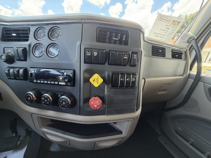 2022 Peterbilt 579-14