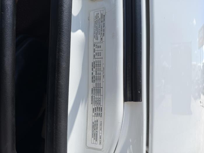 2022 Peterbilt 579-33