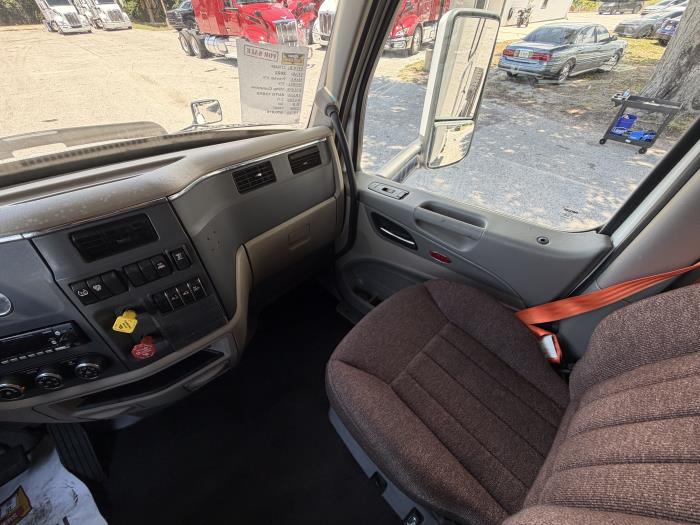 2022 Peterbilt 579-17