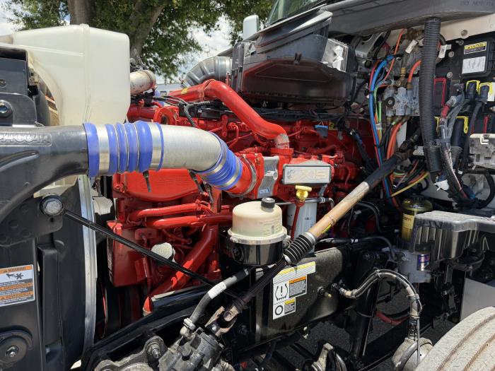 2022 Peterbilt 579-27