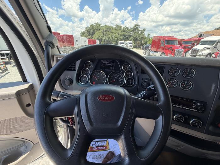 2022 Peterbilt 579-21