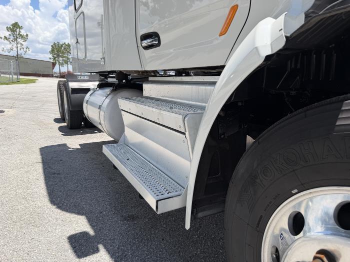 2022 Peterbilt 579-24