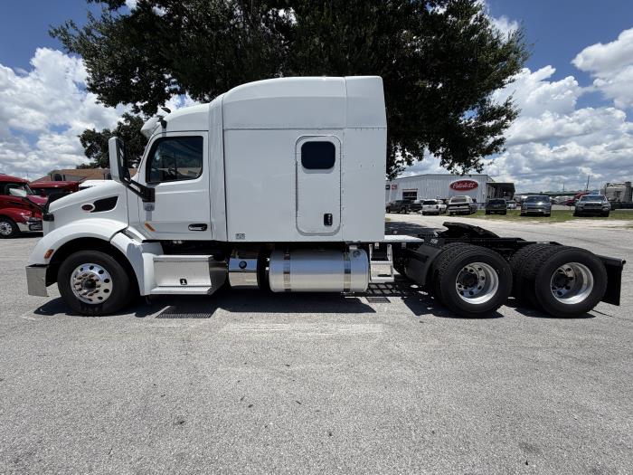 2022 Peterbilt 579-4