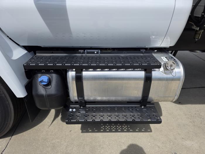 2026 Ford F-750-17