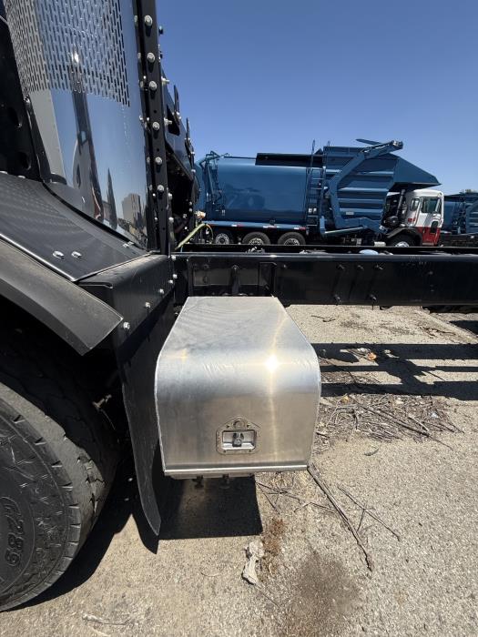 2025 Peterbilt 520-6