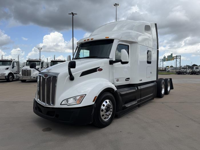2022 Peterbilt 579-1
