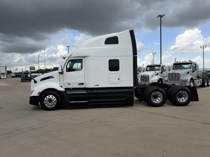 2022 Peterbilt 579-2