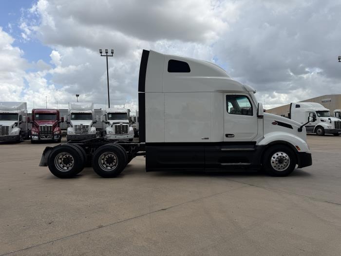 2022 Peterbilt 579-6