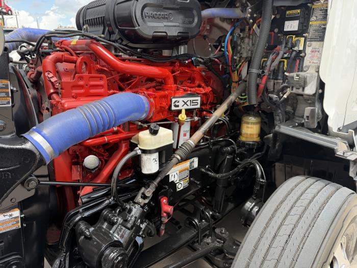 2022 Peterbilt 579-16