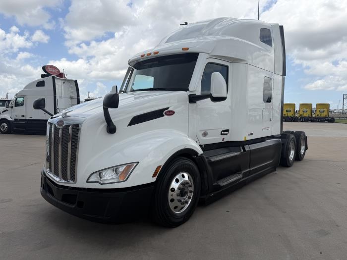 2022 Peterbilt 579-1