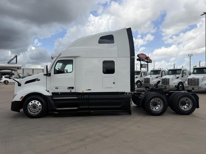 2022 Peterbilt 579-2