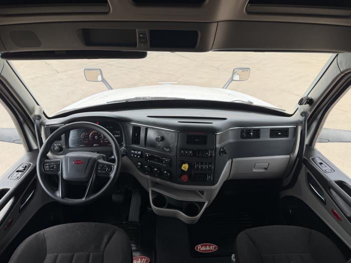 2022 Peterbilt 579-34