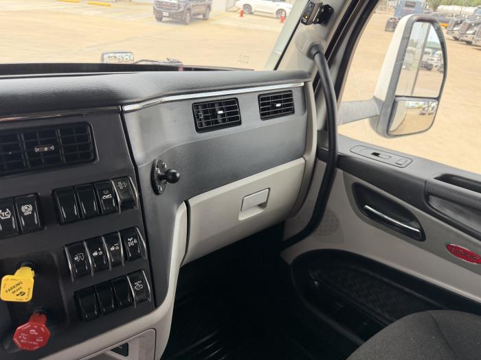 2022 Peterbilt 579-35