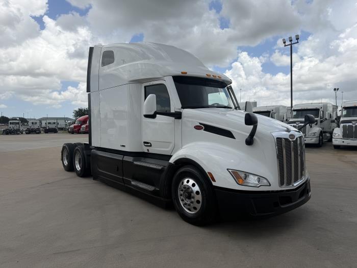 2022 Peterbilt 579-7