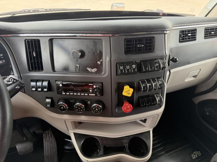 2022 Peterbilt 579-36