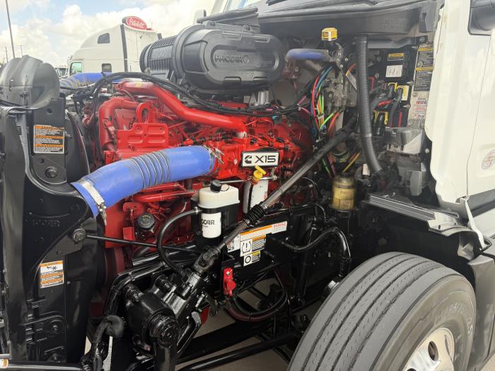 2022 Peterbilt 579-16