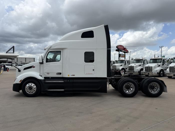 2022 Peterbilt 579-2