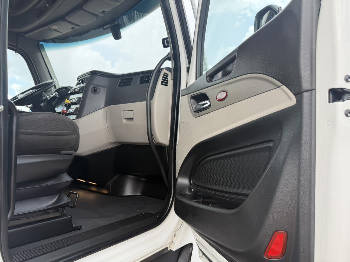 2022 Peterbilt 579-22