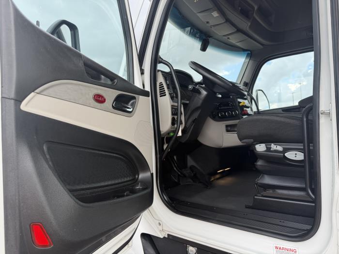 2022 Peterbilt 579-24