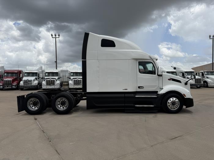 2022 Peterbilt 579-6