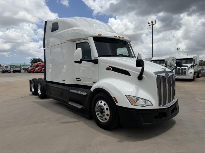 2022 Peterbilt 579-7