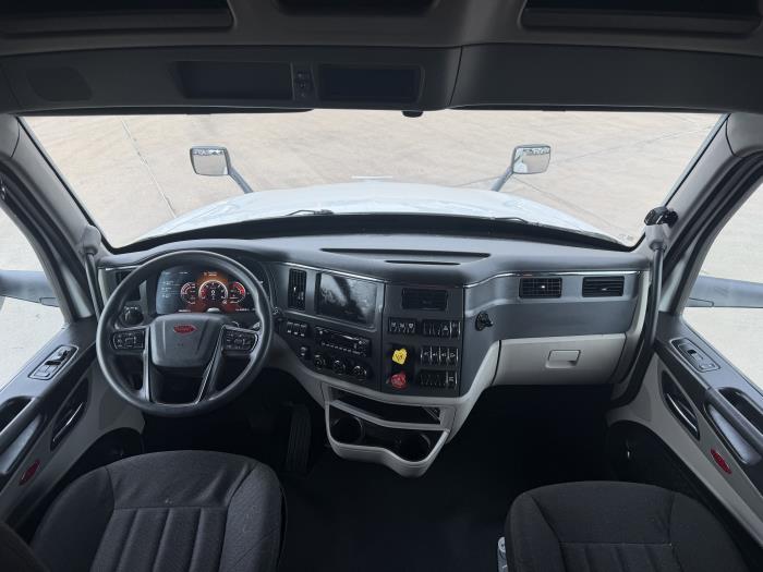 2022 Peterbilt 579-35