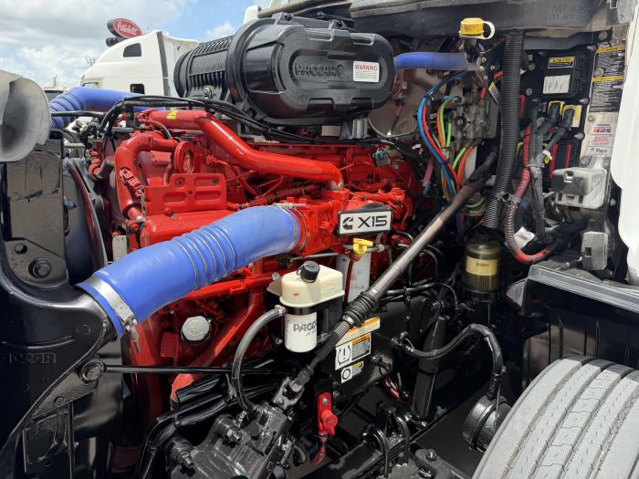 2022 Peterbilt 579-16