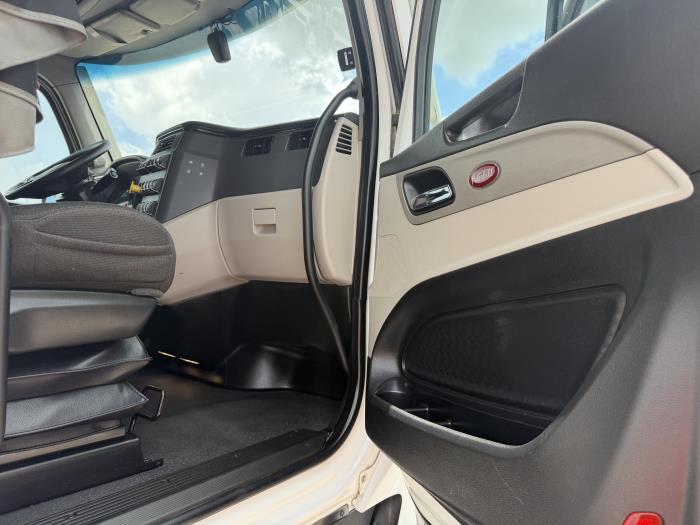 2022 Peterbilt 579-22