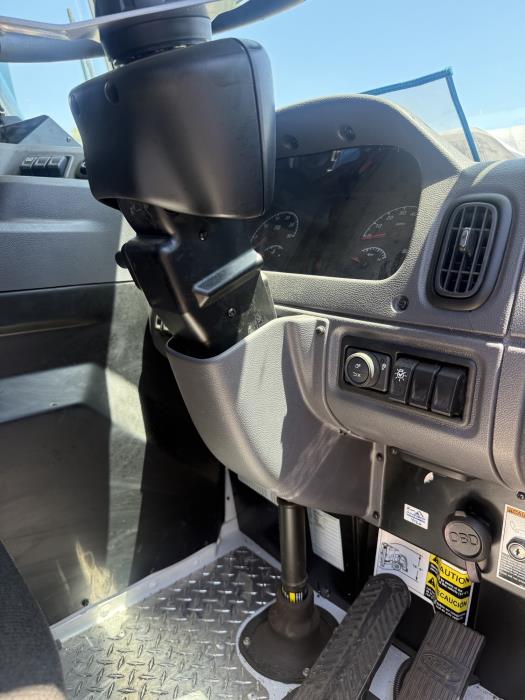 2025 Peterbilt 520-11