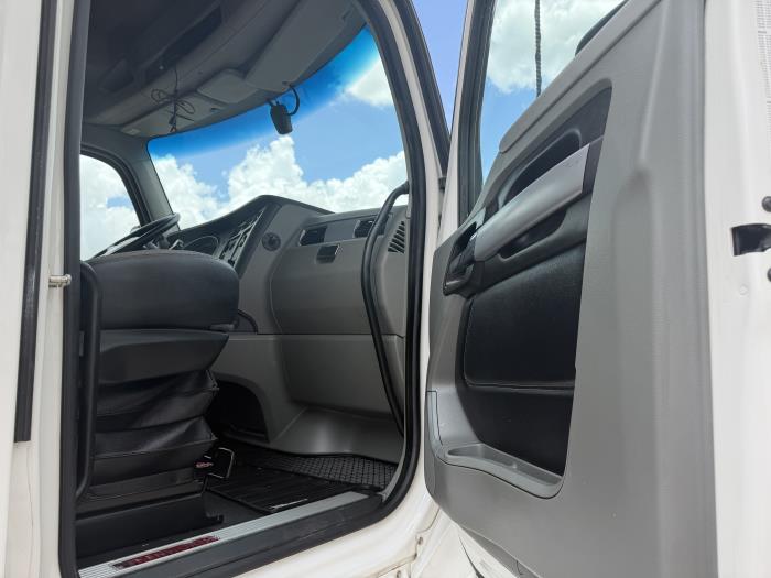 2021 Kenworth T680-21