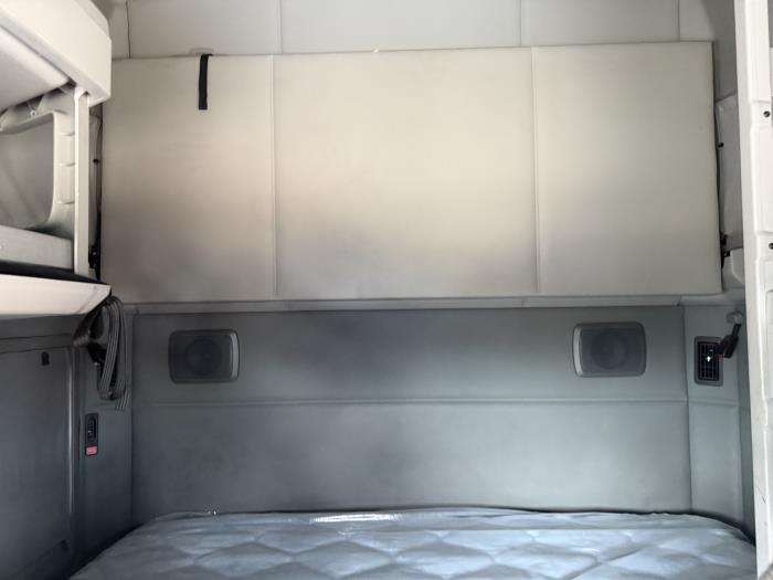 2021 Kenworth T680-28