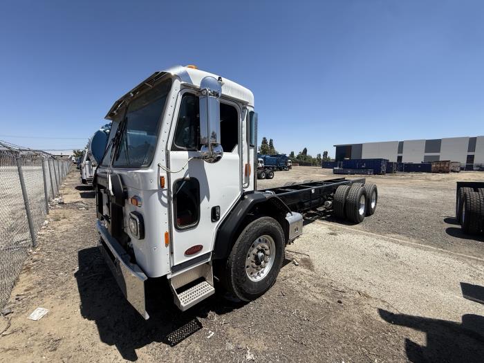 2025 Peterbilt 520-1